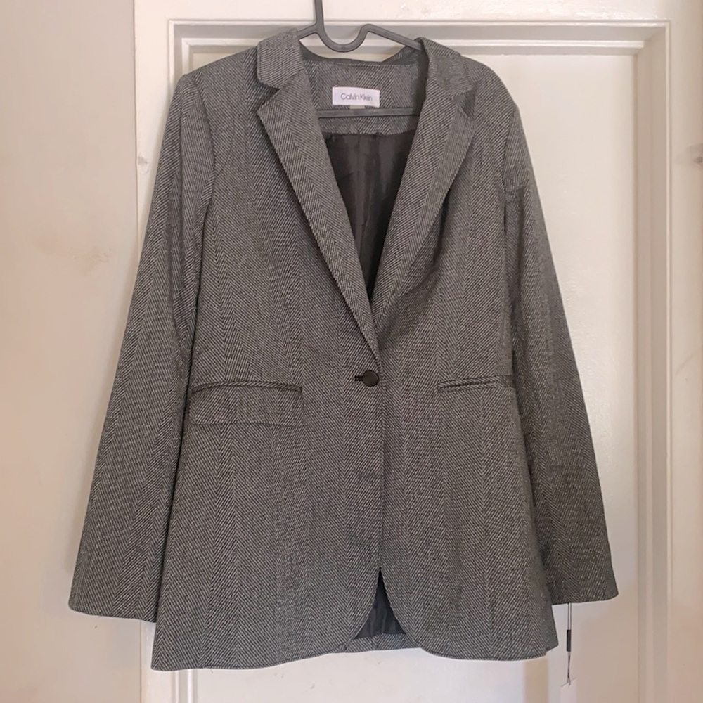 Great oversized blazer for fall season! Brand new with tags.